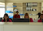 Encargadas de atención al público